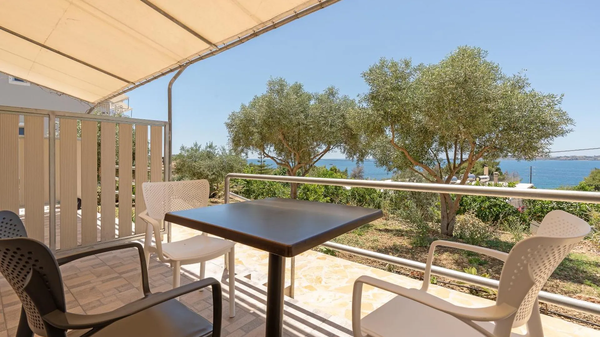 Oskars Studios & Apartments Lassi  Aparthotel Lassi (Kefalonia)