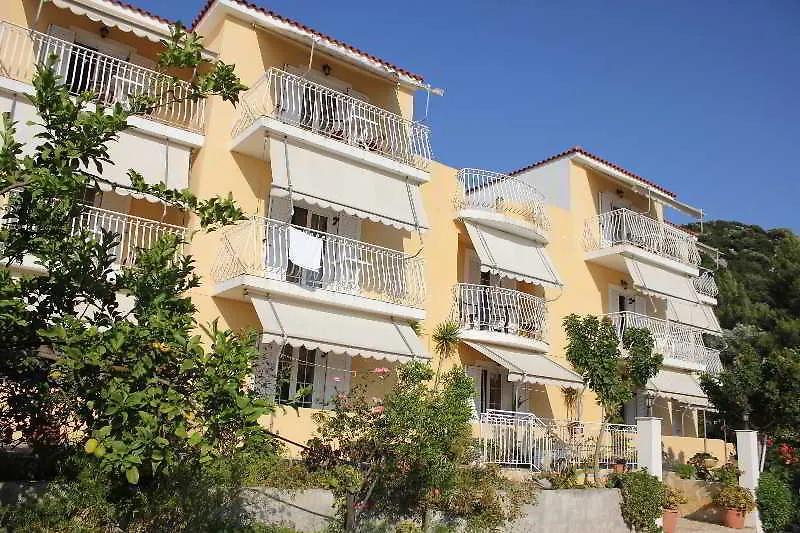 Oskars Studios & Apartments Lassi  3*, Lassi (Kefalonia) Greece