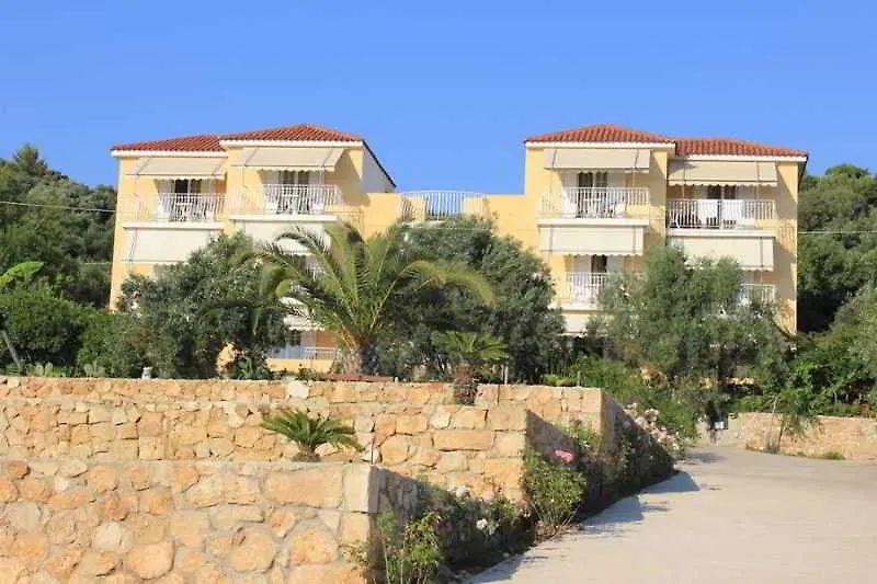 Oskars Studios & Apartments Lassi  Aparthotel