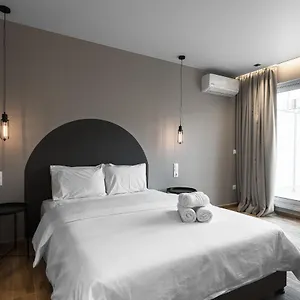 Big Apple, Nilie Hospitality Mgmt Grecia