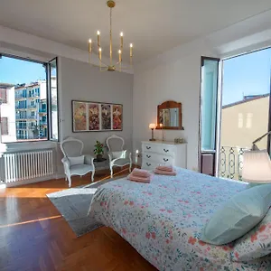 Romantic And Charming Italia